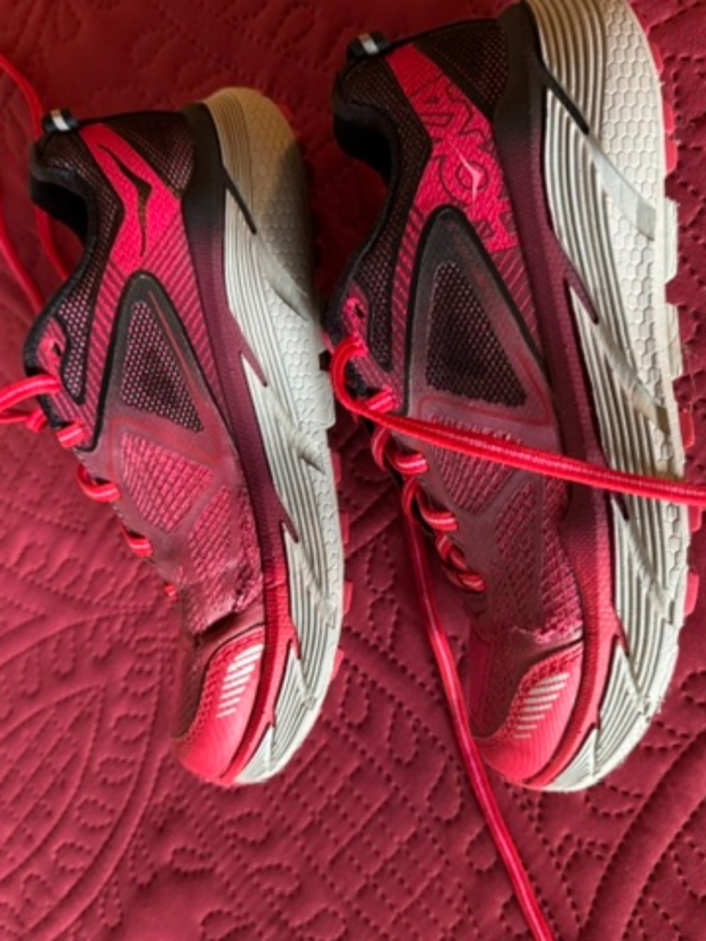 Hoka , red, 5.5 great cond.